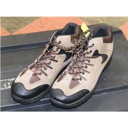 SET OF NEW SIZE 12 MENS RUNNERS.