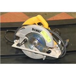 DEWALT 7-1/4" CIRCULAR SAW.