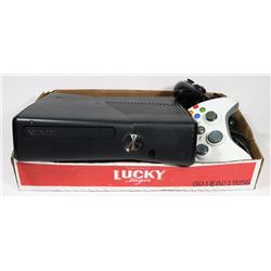 XBOX 360 W/ AV CORD HDMI, 2 WIRELESS CONTROLLERS
