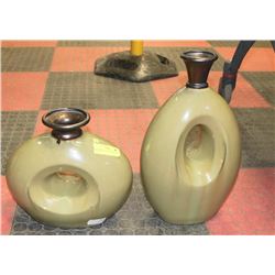 PAIR OF SHOWHOME DÉCOR VASES