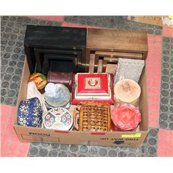 BOX W/2 WOOD 3-PC SETS OF SQUARE WALL-