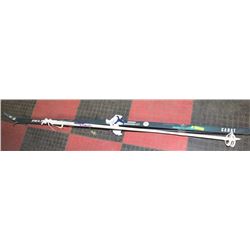 PAIR OF CROSS COUNTRY SKIS.