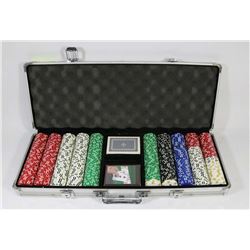 CASE W/ ABOUT 500 HEAVY POKER CHIPS