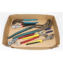 LARGE FLAT OF PLIERS