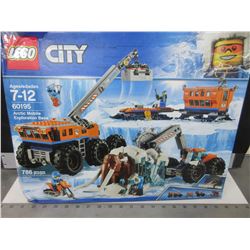 LEGO City Arctic Mobile Exploration Base / 786 pieces