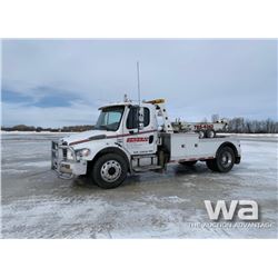 2005 FREIGHTLINER M2-106 S/A WRECKER