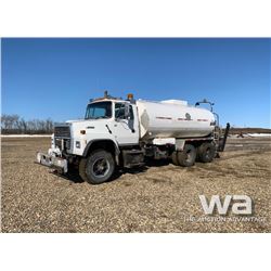 1995 FORD L8000 T/A DISTRIBUTOR TRUCK