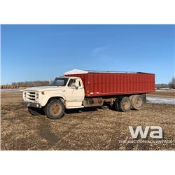 1975 DODGE 700 GRAIN TRUCK