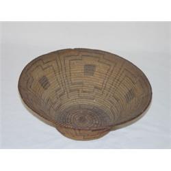 12" SOUTHWESTERN AMERICAN INDIAN DECORATED COILED BASKET (POSSIBLY PAPAGO)
