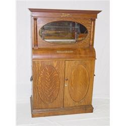 REGINA UPRIGHT OAK CASED MANDOLIN ORCHESTRA W/ 7 ROLLS #3041612