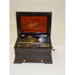 STELLA DOUBLE COMB MUSIC BOX W/ 17" DISCS (16 EXTRA DISCS)