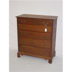 CT CHERRY COUNTRY CHIPPENDALE GRADUATED 5 DRAWER CHEST ON BRACKET BASE