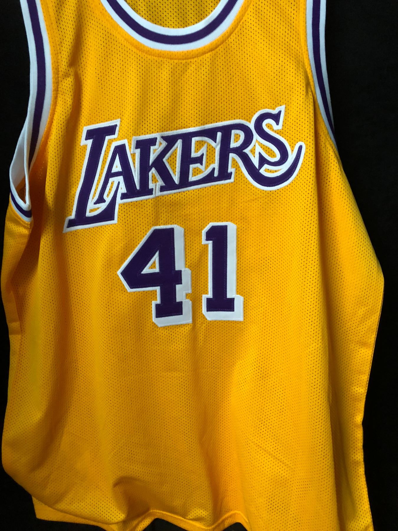 GLEN RICE SIGNED LAKERS BASKETBALL JERSEY (JSA COA) GLEN RICE SIGNED LAKERS BASKETBALL JERSEY (JSA COA)