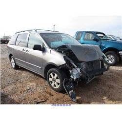 2004 - TOYOTA SIENNA