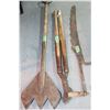Image 1 : 2 Hay Knives and a De-horner