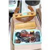 Image 1 : Pipes and a Stand