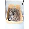 Image 1 : Box w/Assorted Metal Tools