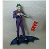 Image 1 : HUSH ACTION FIGURE WITH BATMAN STAND - JOKER