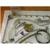 Image 5 : BAG OF ASSORTED JEWELRY - LARGE SELECTION