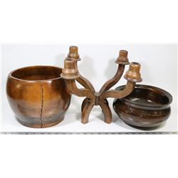 2 VINTAGE BOWLS WITH WOOD CANDELABRA