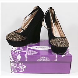 FOREVER BLACK LADY'S SIZE 7  SHOES STYLE