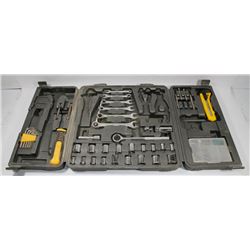 PARTIAL TOOL SET IN HARD CASE