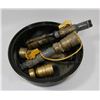 Image 1 : 3 -   3/4" GAS QUICK CONNECTS WITH VALVES AND EXT