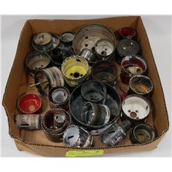 FLAT OF ASSORTED HOLE SAWS