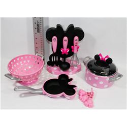 10PC DISNEY MINNIE MOUSE COOKING SET