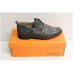 MIZ MOOZ NYC SZ 7.5 GREY THEO LEATHER LOAFER