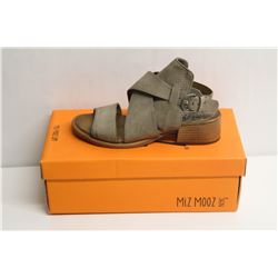 MIZ MOOZ NYC SZ 7.5 PEBBLE FIJI SANDALS