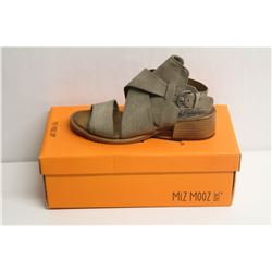 MIZ MOOZ NYC SZ 7.5 PEBBLE FIJI SANDALS