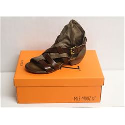 MIZ MOOZ NYC SZ 7.5 STONE CASSIDY LEATHER