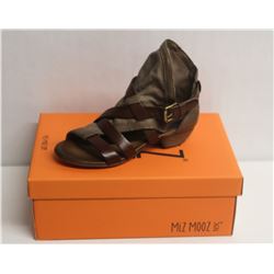 MIZ MOOZ NYC SZ 9.5 STONE CASSIDY LEATHER