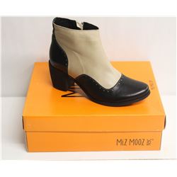 MIZ MOOZ NYC SZ 9.5 TWO-TONE LEATHER BOOTIE
