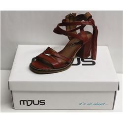 MJUS SZ 9 CANNELLA OPEN TOE HEELED SANDAL
