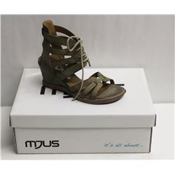 MJUS SZ 7.5 SALVIA OPEN TOE WEDGE SANDALS