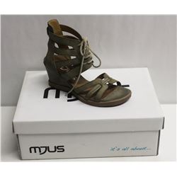MJUS SZ 9.5 SALVIA OPEN TOE WEDGE SANDALS