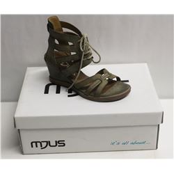MJUS SZ 9.5 SALVIA OPEN TOE WEDGE SANDALS