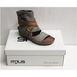MJUS SZ 8.5 MEDUSA BISCOTTO OPEN TOE WEDGE BOOTIE