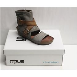 MJUS SZ 9 MEDUSA BISCOTTO OPEN TOE WEDGE BOOTIE