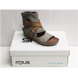 MJUS SZ 9.5 MEDUSA BISCOTTO OPEN TOE WEDGE BOOTIE