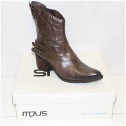 MJUS SZ 9.5 SILICE HEELED BOOT