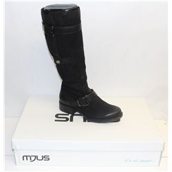 MJUS SZ 9.5 NERO KNEE HIGH HEELED BOOT