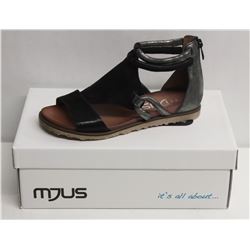 MJUS SZ 7.5 NERO MOUSE SANDALS