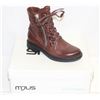 Image 1 : MJUS SZ 9.5 TOSCANO ANKLE BOOTS