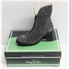 Image 1 : BOS. & CO. SZ 8.5 GREY BELLIN HEELED ANKLE BOOTS