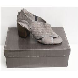 FELMINI SZ 7.5 WAX + INTAGLIO CINZA MID HEEL OPEN