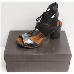 FELMINI SZ 8.5 SALMON+DYE BLACK MID HEEL SANDALS