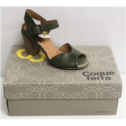 COQUE TERRA  SZ 5 CRUST GREEN MID HEEL SANDALS